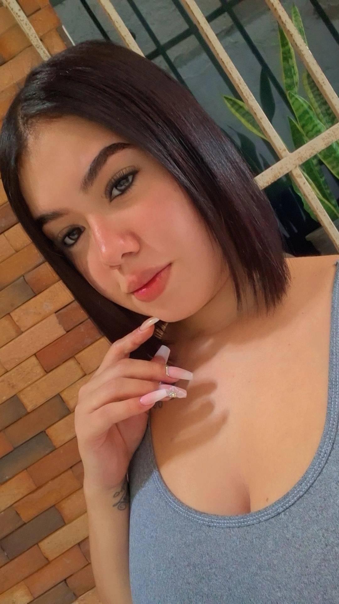 <em><strong>A***r</strong></em>